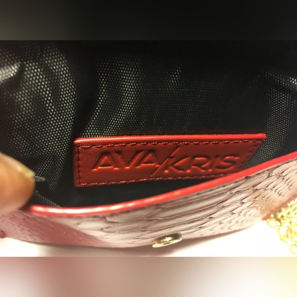 Ava/Kris Crossbody ID Wallet - BNIB - Picture 3 of 6